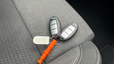 Nissan Qashqai 1.3 DiG-T MH 158 Premiere Edition 5dr Xtronic Petrol Hatchback